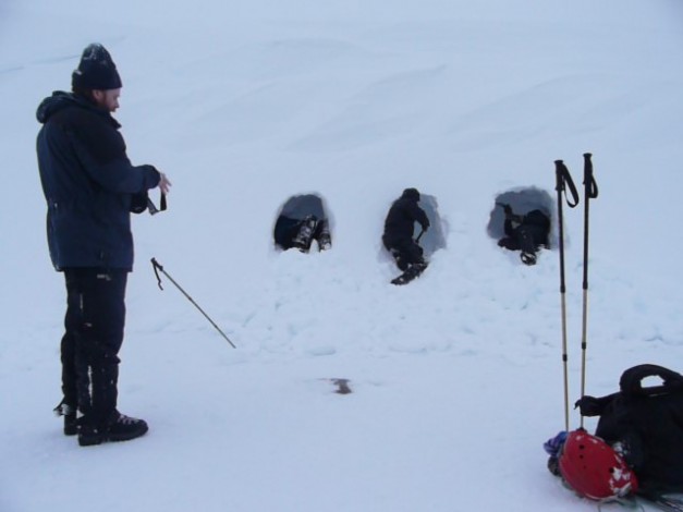 Cairngorm Snow holing